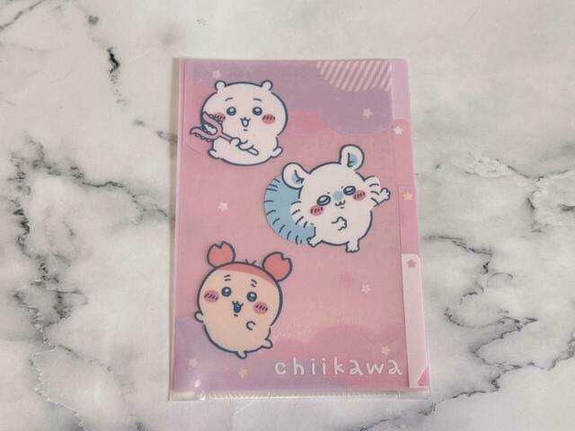 ちいかわはモモンガ＆古本屋と一緒に登場です！