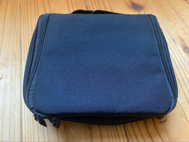 【無印良品　ポリエステル吊して使える洗面用具ケース】見た目のシンプルさとは裏腹に便利な機能満載