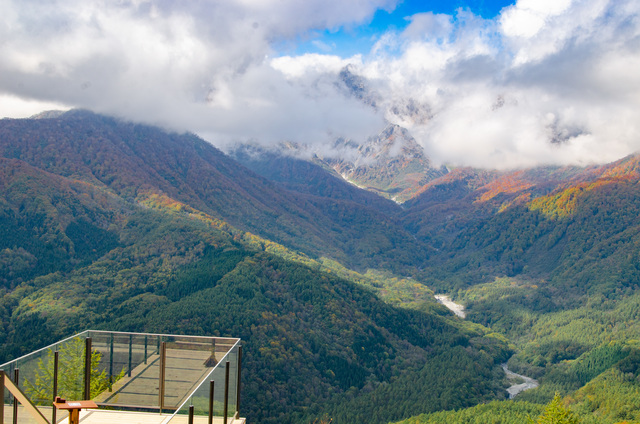 絶景テラス「HAKUBA MOUNTAIN HARBOR」｜白馬岩岳マウンテンリゾート