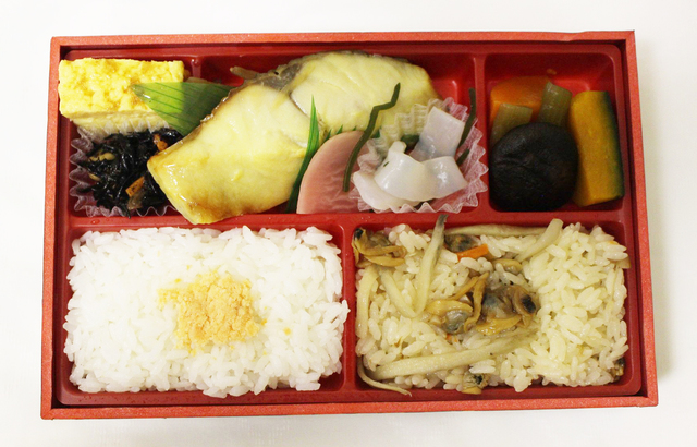 「西京焼きと二色ごはん弁当」（税込：1,080円）