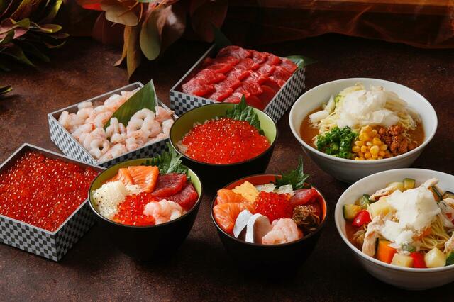 「海鮮丼ぶり(ディナー限定)やラーメン(ランチ限定)も登場!」<期間:2026年9月1日~11月9日>【平日は「紅ズワイ蟹」が食べ放題!旬の「シャインマスカット」や北海道の美食が“秋のランチ&ディナーブッフェ”に勢ぞろい!】