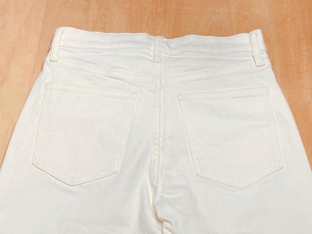 【UNIQLO（ユニクロ）】レギュラーフィットストレートハイライズジーンズ／税込3,990円