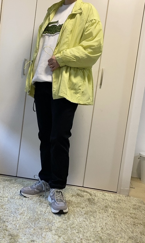 【ワークマン ドリブンスウェットジョガーパンツ】太ももからくるぶしの方まで徐々に細くなっていくシルエットです