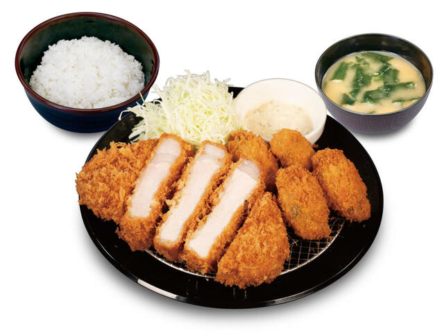 ・超厚切りリブロースかつ＆カキフライ（2個）定食　1,290円→カキフライが4個になって価格そのまま1,290円【松のやの「倍量フェア」】