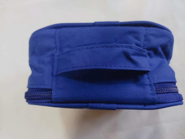 ドレッサーポーチは「持ち手」つき