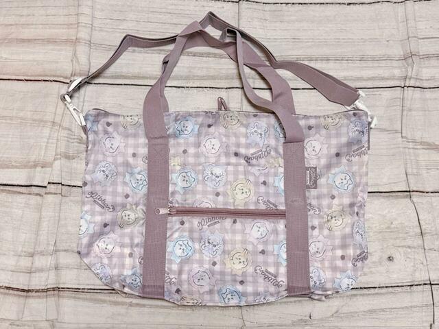 取り外し可能なショルダーストラップ付きで斜めがけにも対応！