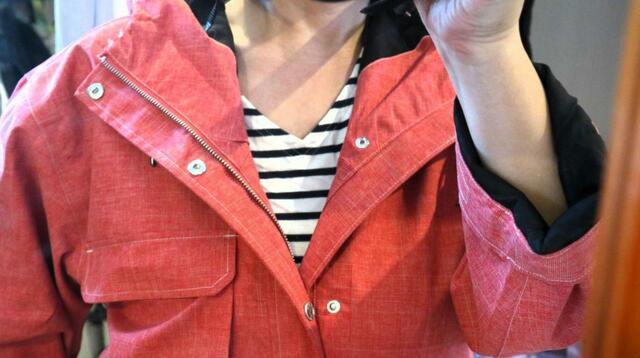 【ワークマン フレイムテックマウンテンザックライトウォームレイン】前を開けて温度調整