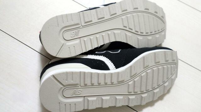 【ニューバランス WL996TV2】幅は「D」サイズなので少し細身。普段よりもワンサイズ上がいいかもしれません◎