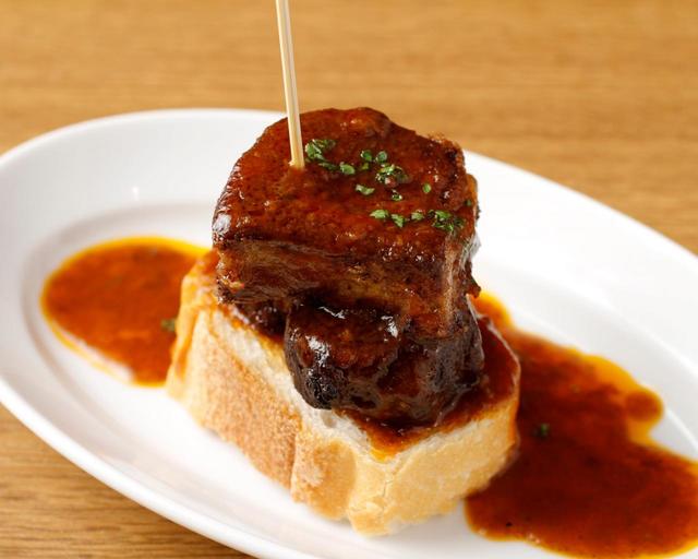 牛肉とフォアグラのロッシーニスタイル