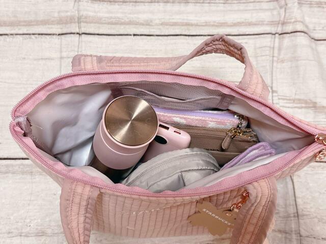 マチがしっかりあるので想像以上にたくさん収納できます！【スターバックス】SAKURA2026 保冷トートバッグ