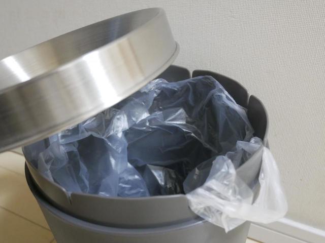 【KEYUCA（ケユカ）】Huver ダストボックス／中身が見えないのが嬉しい