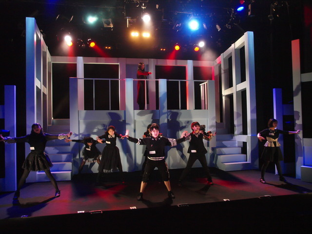 こぶしファクトリー「WEEK END SURVIVOR」／舞台シーン