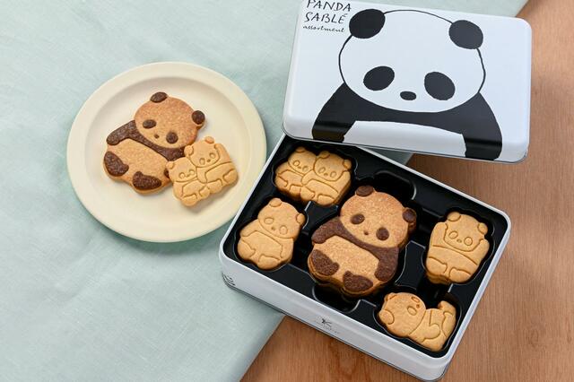 「商品イメージ」＜3,240円（税込）＞【「カタヌキヤ」の「パンダサブレ アソート缶」】