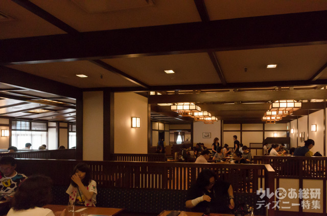 「れすとらん北斎」店内