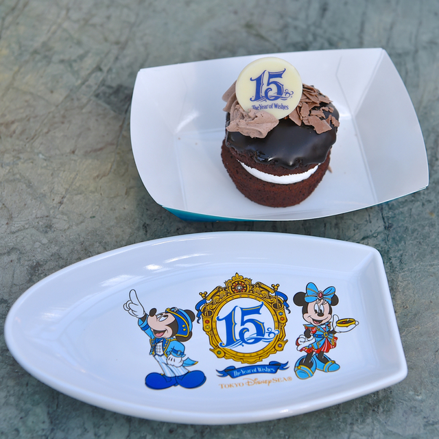 チョコレートケーキ、スーベニアプレート付き