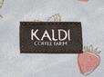 【カルディ いちごバッグ】「KALDI COFFEE FARM」の織りタグも付いています