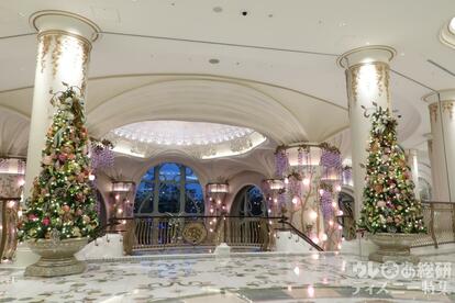 ディズニー】必見「美しすぎるクリスマスツリー」にうっとり…！初の