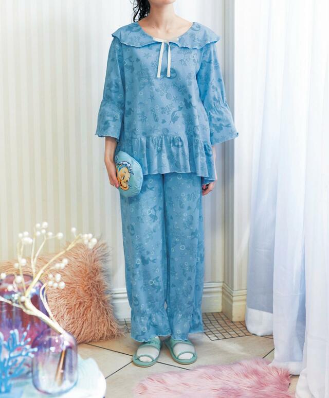 フリル使いの総柄パジャマ 5,490円