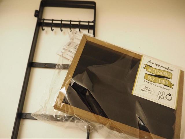 【3COINS アクセサリースタンド】これでこまごましたアクセサリーをすっきり片付けられます