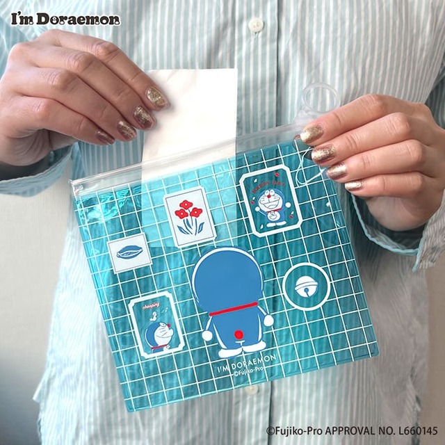 【ドラえもん】「I’M DORAEMON/スライダーポーチセット」¥1,100／マチのないスリムな形