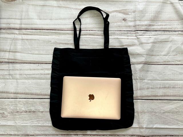 【GLOW10月号付録】MacBook Airも楽々入るサイズ感♪