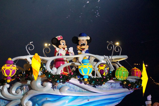 カラー・オブ・クリスマス　ミッキーとミニー