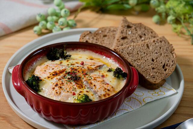 「スモークサーモングラタン」【おふろcafe utataneに「Nordic Cafe ＆ Dining matka」がオープン】