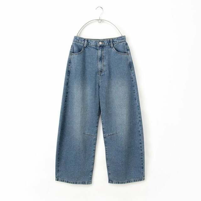 あったかカーブパンツ 3,980円(税込)
