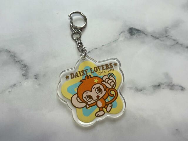 アクリル素材特有の透け感がかわいい♪