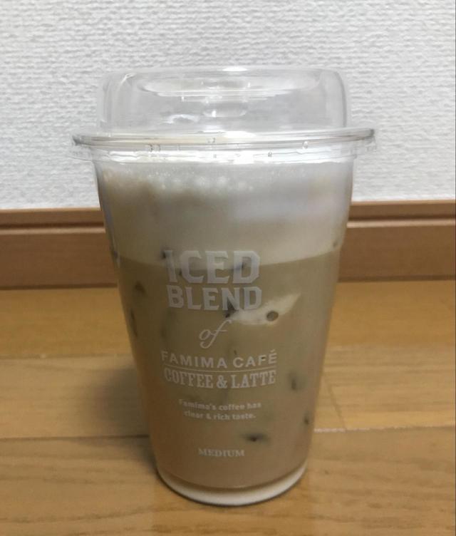 【ファミリーマート アイスカフェラテMサイズ】満足感のある大きめサイズ
