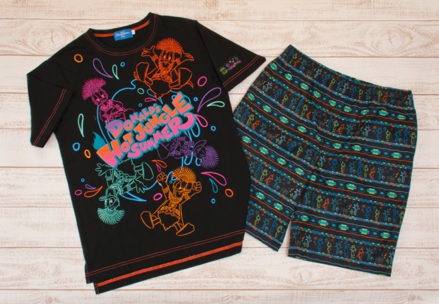 Tシャツ (S、M、L、LL) 各2,600円、ハーフパンツ (M、L) 各2,300円|東京ディズニーランド「ドナルドのホット・ジャングル・サマー」