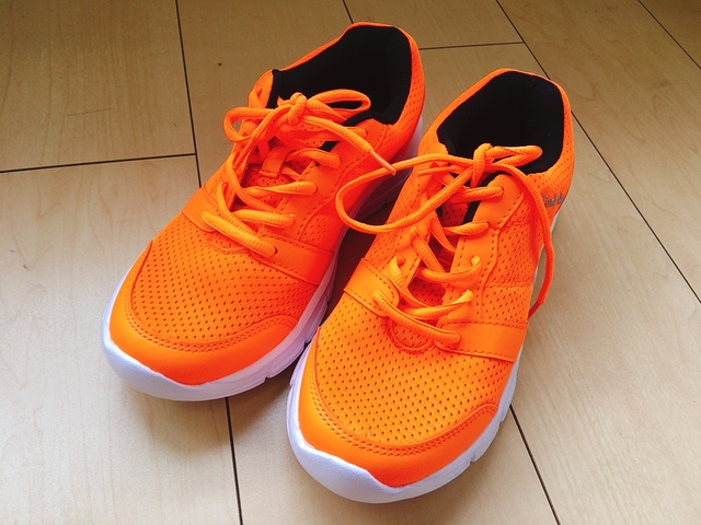 【ワークマン アスレシューズライト】蛍光カラーで夜のランニングでも安心