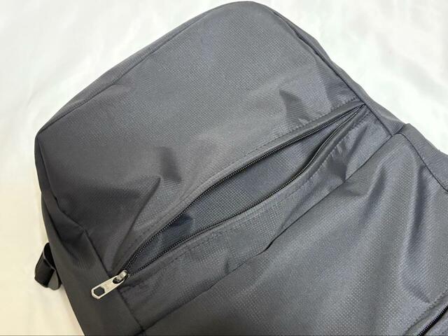 【ワークマン　リュックに変身ショルダーバッグ】リュックとして使う場合、サイズは（約）縦40×横27×幅11cm。大きめの外ポケットもあります
