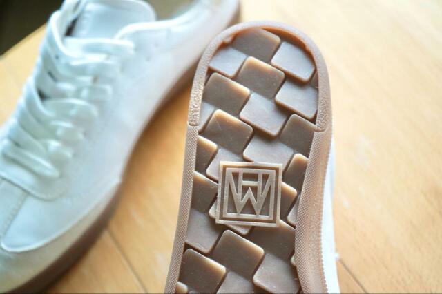 【H＆Mスニーカー】ユニークなデザインの滑り止め