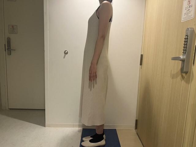 【GU　マルチウェイリブニットワンピース(長袖)】身長170cm、Lサイズ着用。ふくらはぎが半分くらい隠れる長さです