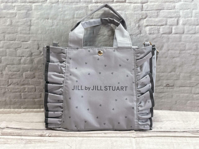 550mlのペットボトルを入れてみました。蓋がほんの少し飛び出す程度で収納できます