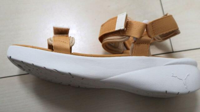 【PUMA ソフトライド VOLA サンダル】片足約324gとかなり軽め!高反発ソールでとても歩きやすいです◎