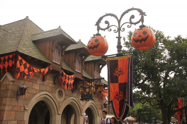 ファンタジーランド ハロウィーンデコレーション 