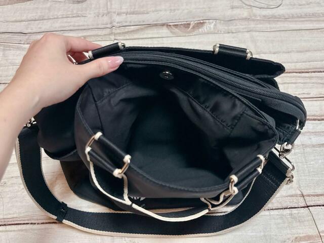 収納スペースは3つに区切られています