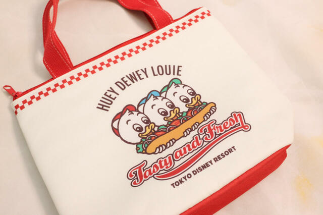 スーベニアランチケース 対象のメニューにプラス¥1200|ヒューイ・デューイ・ルーイがかわいい