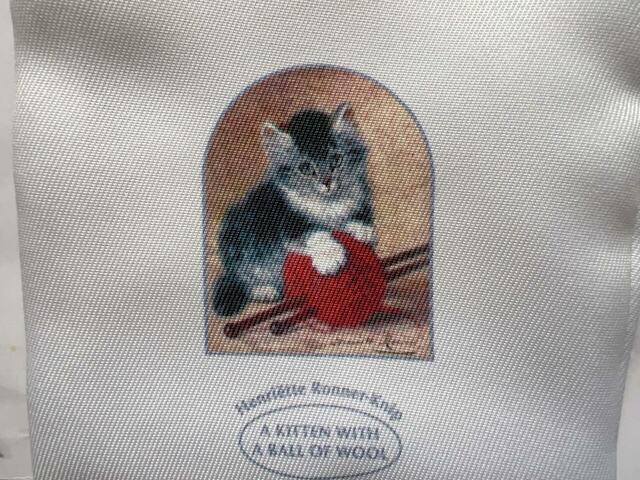 ヘンリエッタ・ロナー＝クニップ氏が描く「A Kitten With a Ball of Wool」のモチーフデザイン