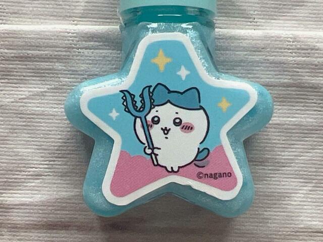 大切なさすまたを持つハチワレ、健気でかわいいです…！