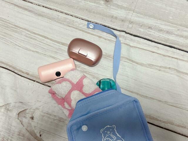 イヤホンやモバイルバッテリー、日焼け止めなどが収納できました