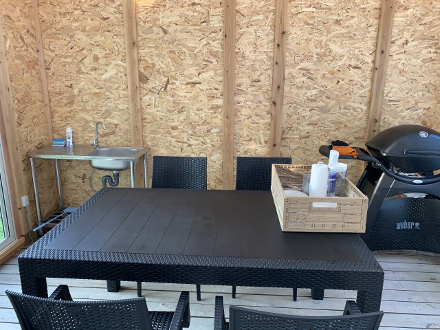 アウトドアダイニングスペース