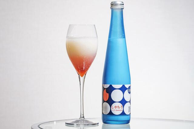 「にごりスパークリングしゅわりを使ったカクテル しゅわり×ザクロ 紅～KURENAI～」＜期間：2025年7月22日～10月17日＞【横浜ベイシェラトンに“くまモン”がやってくる♪九州・熊本の新鮮な「馬刺し」やご当地グルメが楽しめる『九州・熊本フェア』開催】