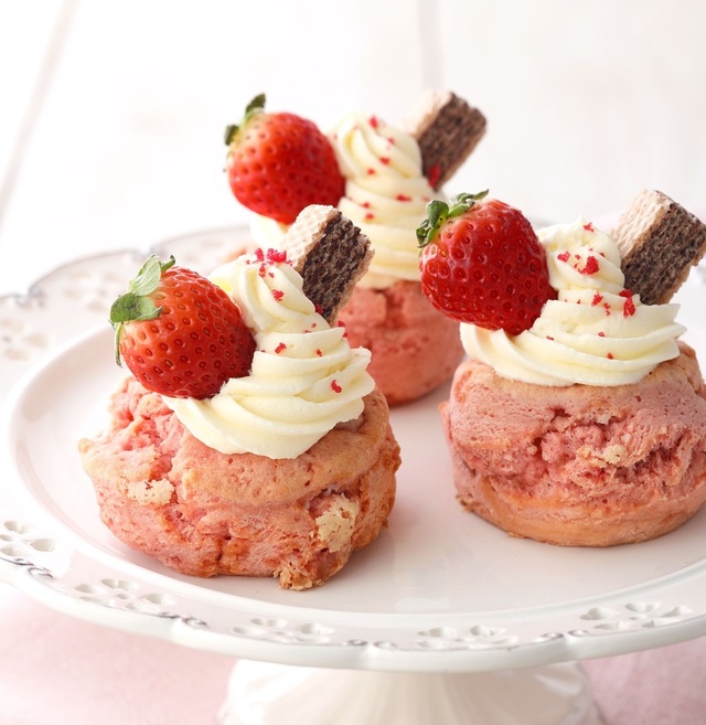 ストロベリーチーズケーキスコーン