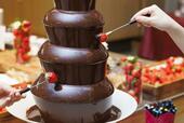 「チョコレートファウンテン」＜期間：2025年2月1日～2月28日＞【【ホテル日航成田】フレッシュいちご食べ放題！いちごとチョコのデザートやいちごの料理で満たされるブッフェ開催！】