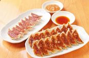 関西「ぎょうざ」のたまらない名店/ぎょうざ 歩兵(京都・祇園四条) ぎょうざ(420円/1人前)※写真は2人前