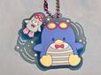 【サンリオキャラクターズ ぷっくりラバマスグミ7】お腹の部分だけの水着を着ている…?サム。大親友のチップと一緒です。かわいい!
