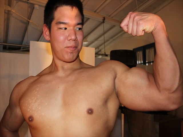 運慶作・金剛力士像のよう